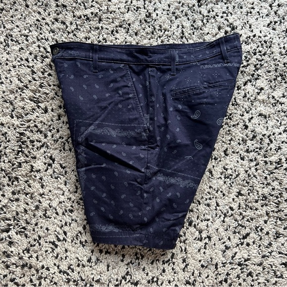 Adriano Goldschmied AG The Wanderer Shorts Navy Blue Bandana Print Stretch 36 - Picture 7 of 12